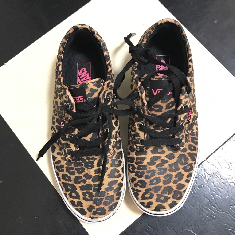 Leopard print lace up Vans
